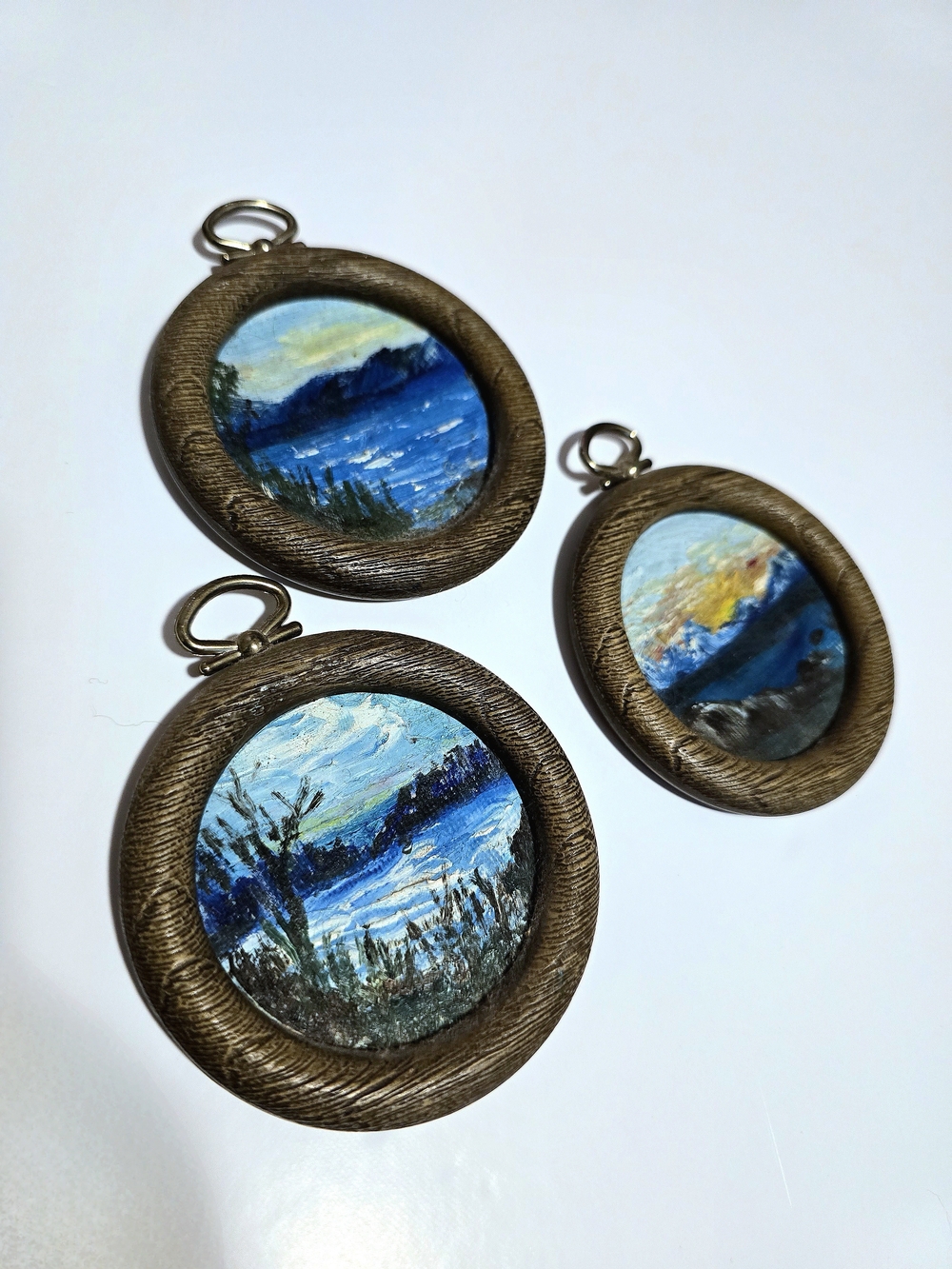 Hand-Painted Vintage Oil Painted Landscape Pendant Wall Art (Set of 3)